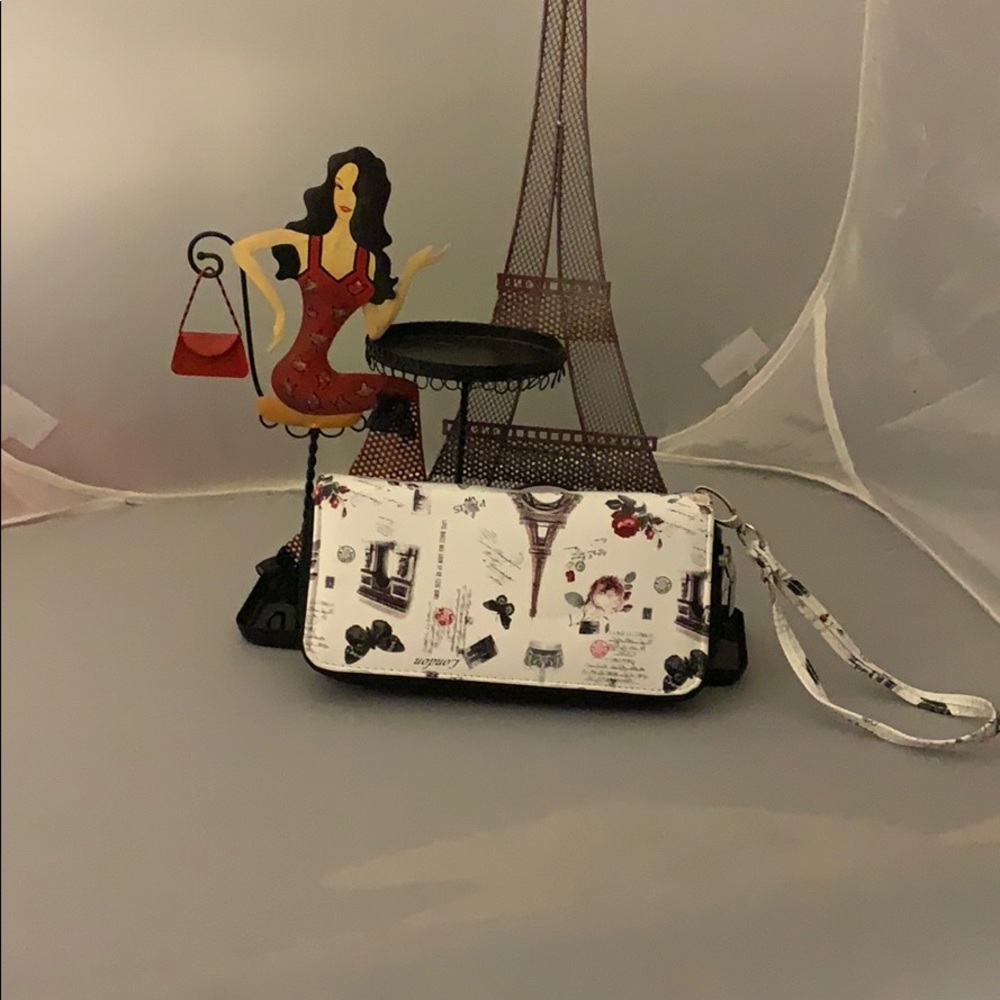 London white wristlet bag